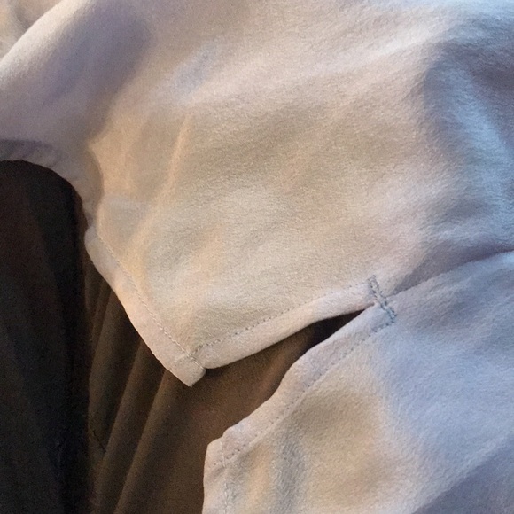 100%silk Robert Graham NWT size M blouse in Periwinkle Blue - Picture 5 of 8